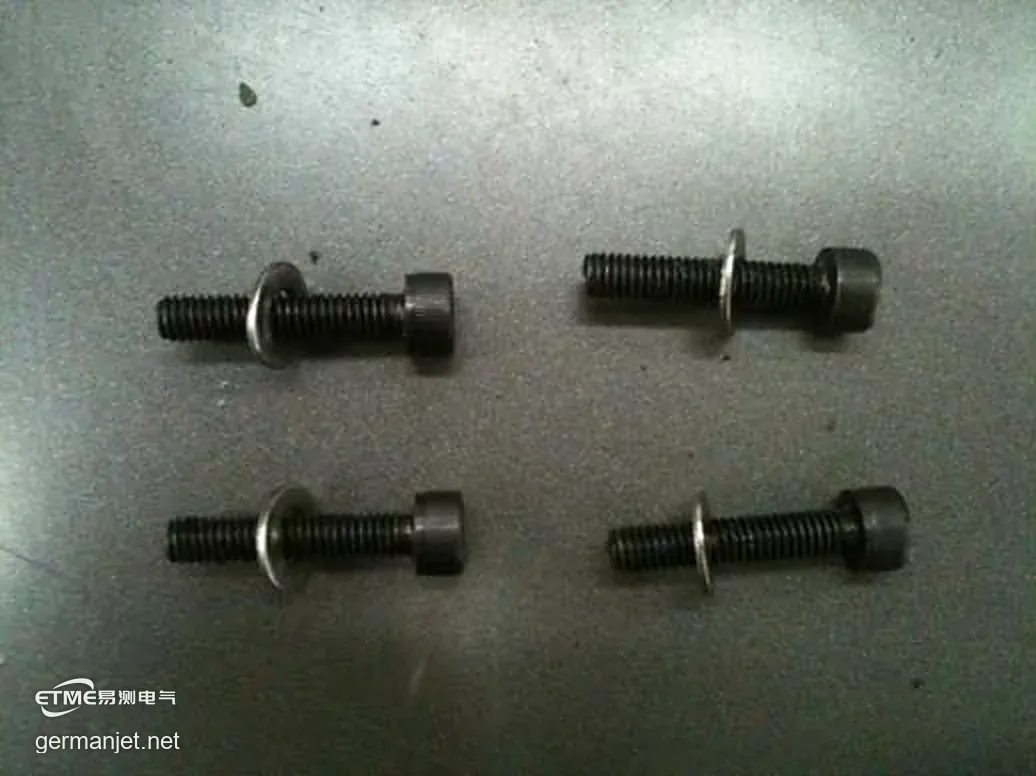 M4 screws with washers fitted before installation