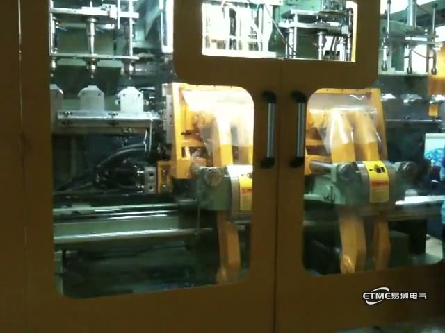 吹塑机内部动作 · 模架往复运动